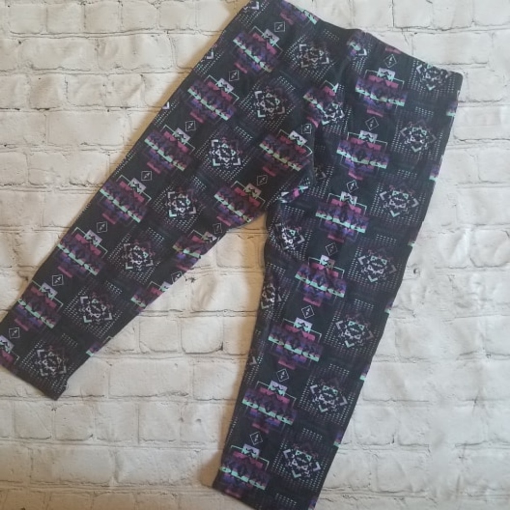 NWOT Empyre Cropped Leggings - Picture 1 of 5